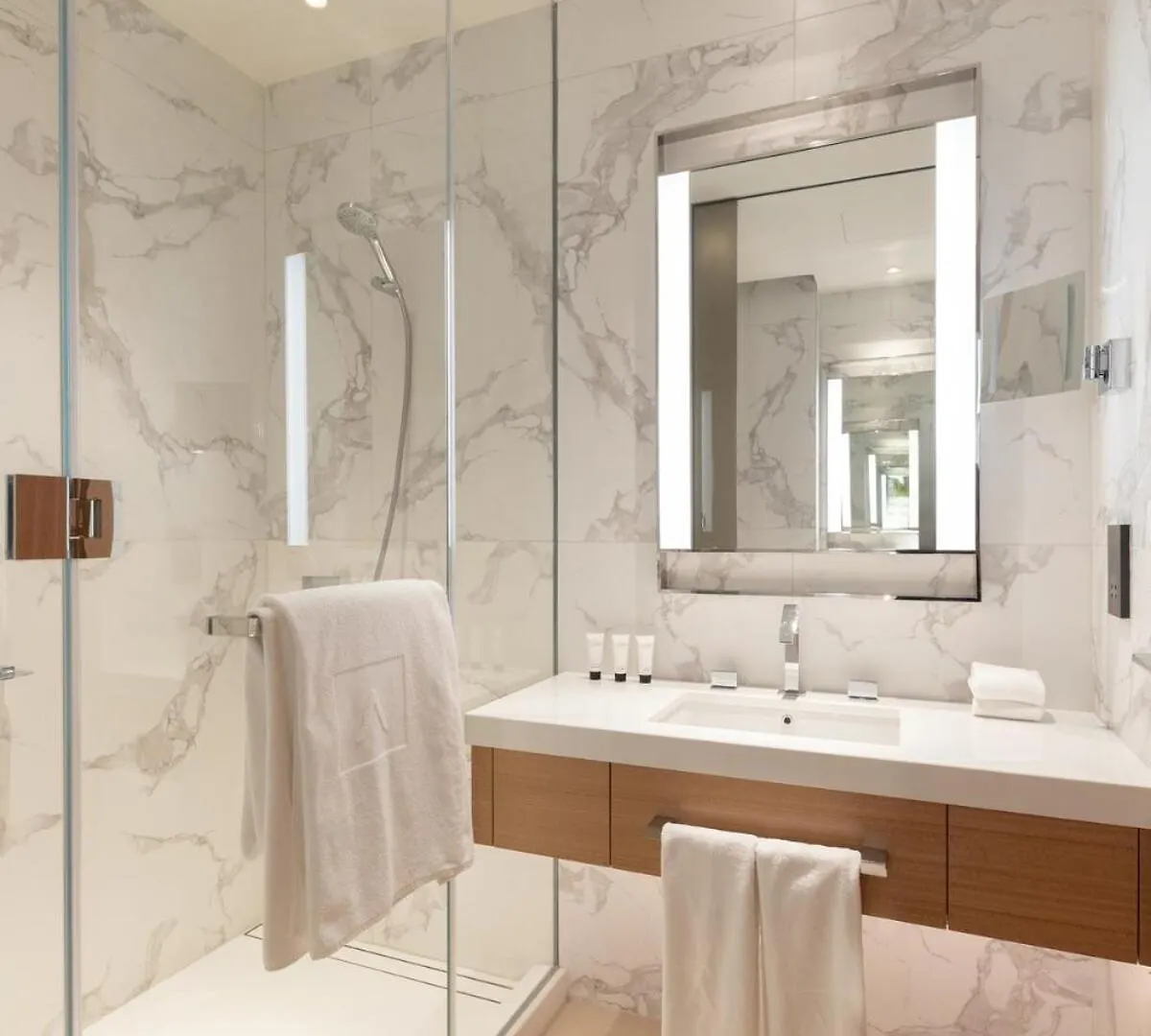 Burj Khalifa Address Opera 2-Bedroom Luxurious Dubai