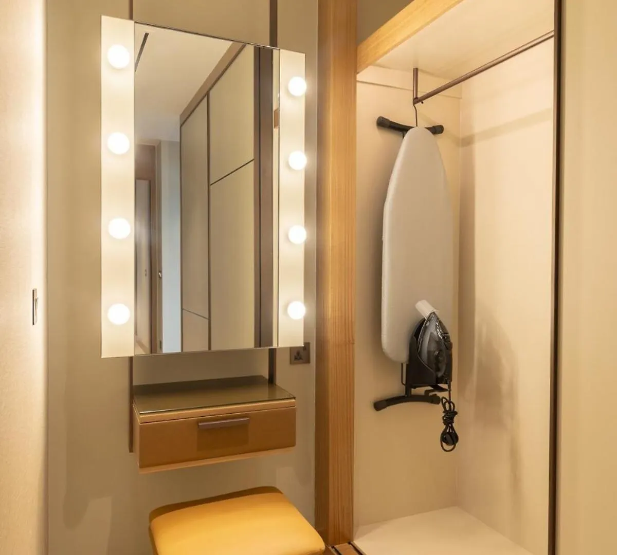 Burj Khalifa Address Opera 2-Bedroom Luxurious Dubai 0*,  United Arab Emirates